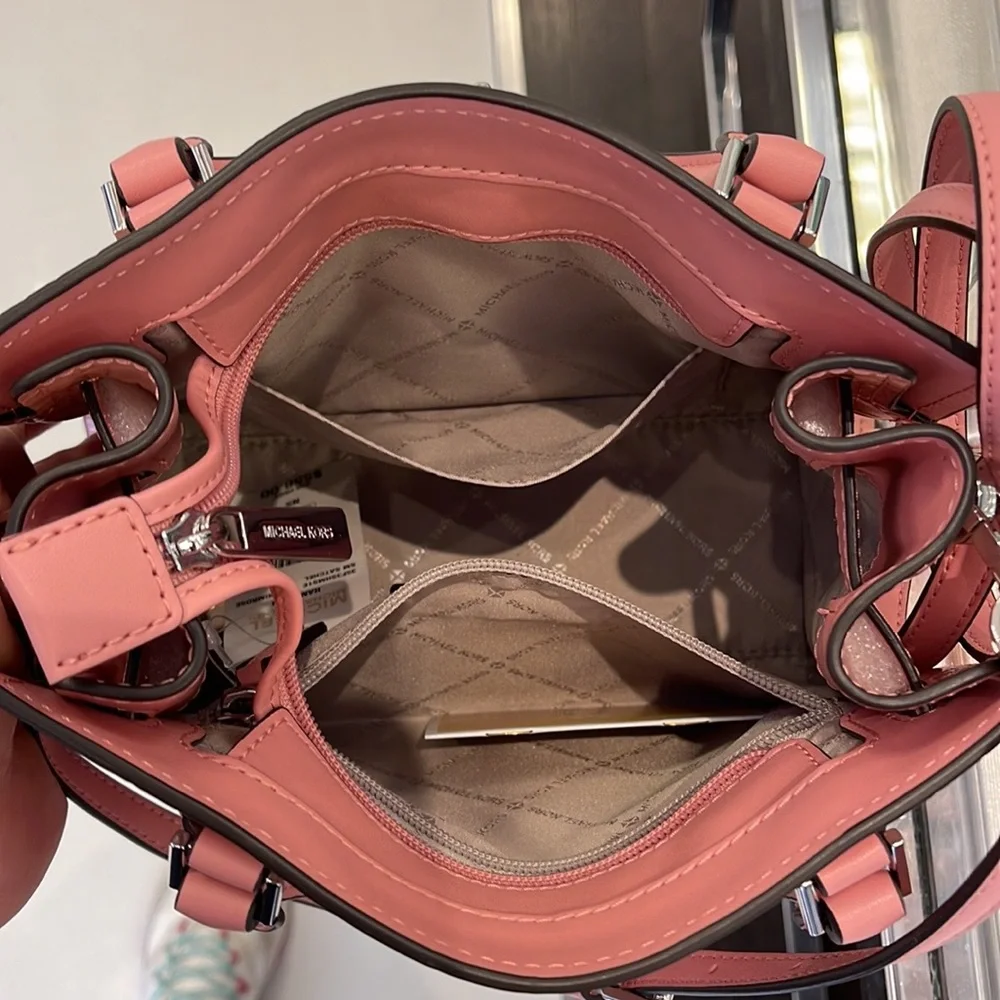 MICHAEL KORS
Hamilton Small Crocodile Embossed Faux Leather Satchel
Primrose
NWT - Picture 11 of 16